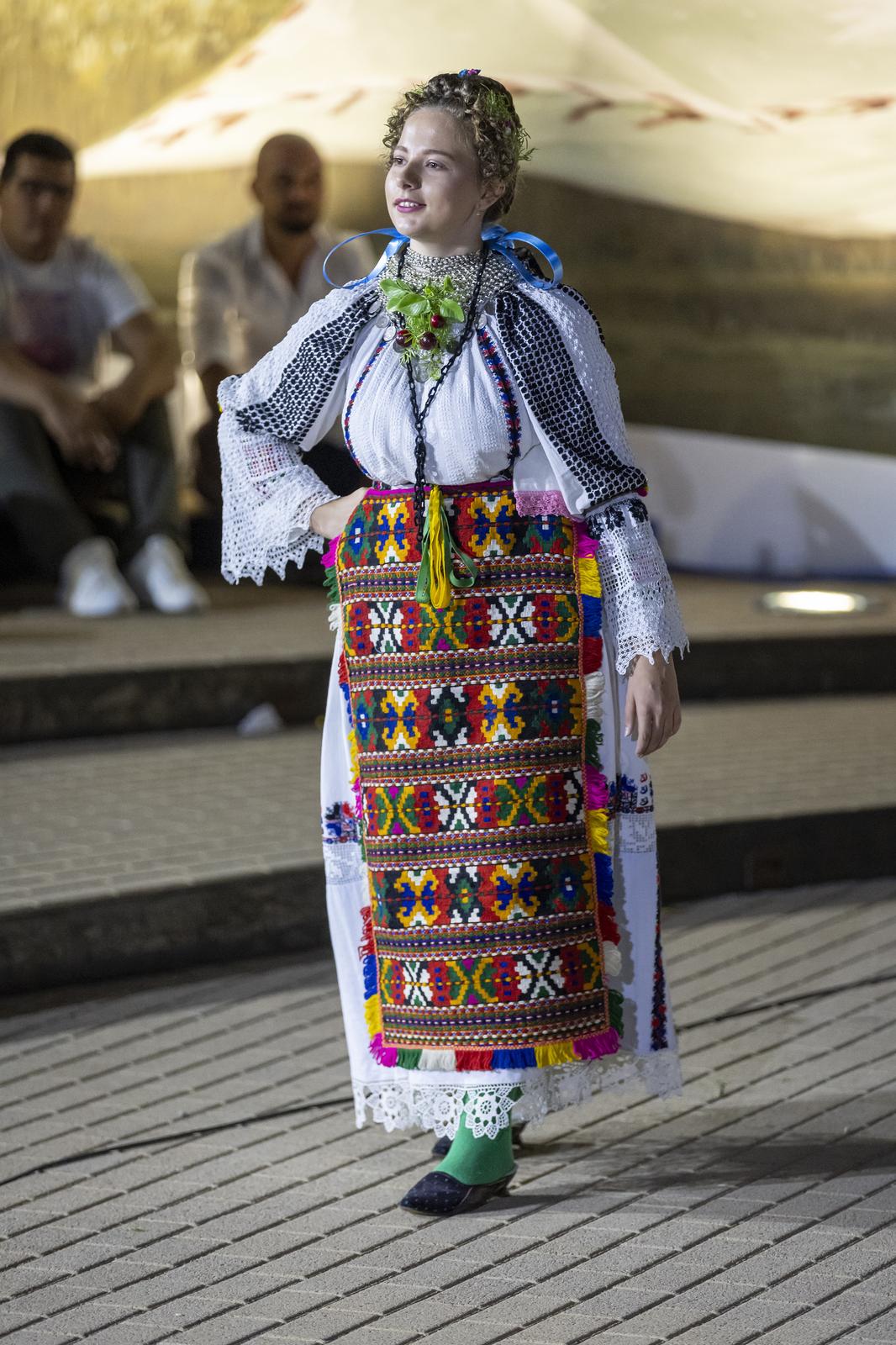 Vinkovci: Etno frizure svijeta na Vinkovačkim jesenima