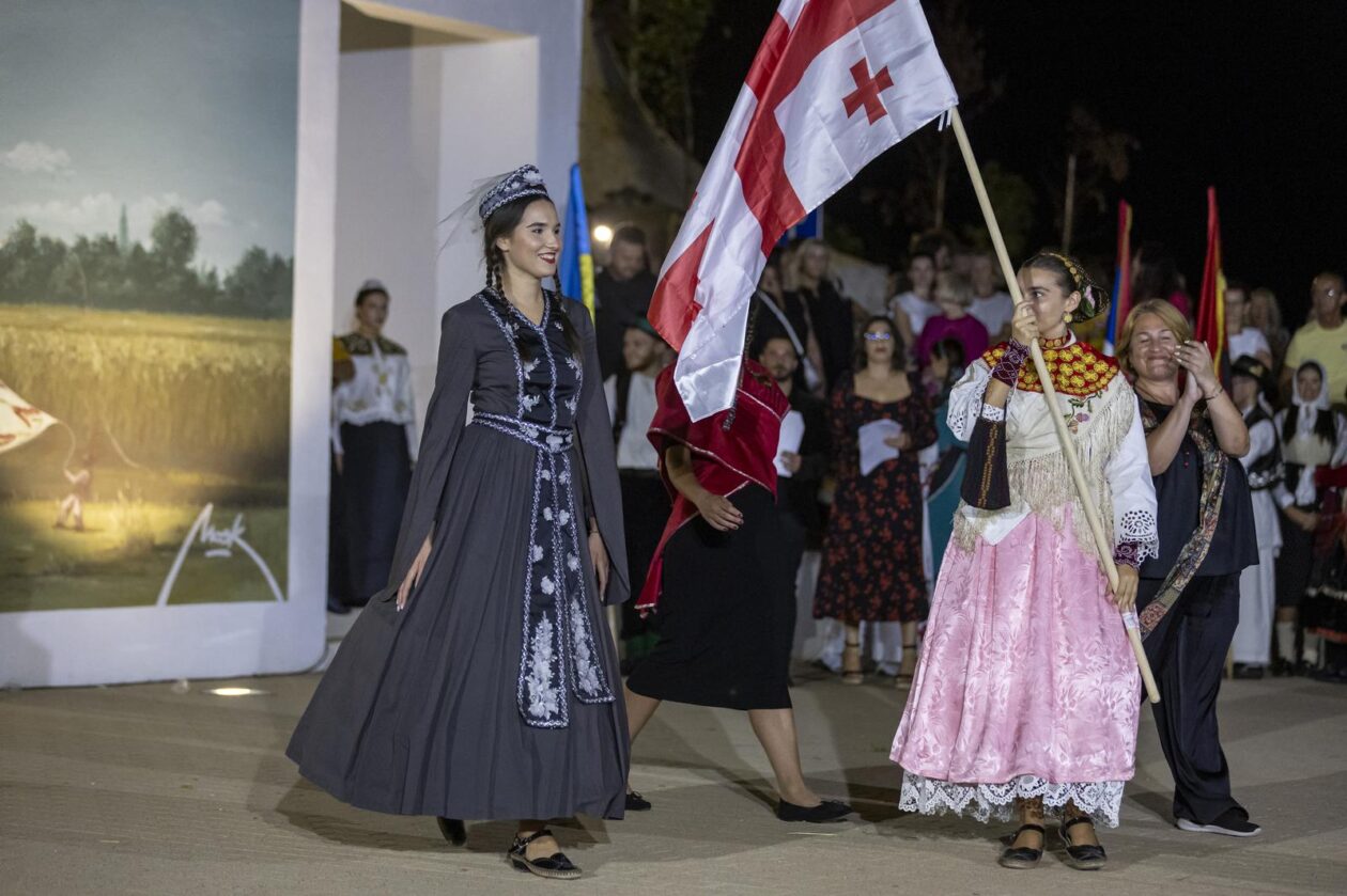 Vinkovci: Etno frizure svijeta na Vinkovačkim jesenima