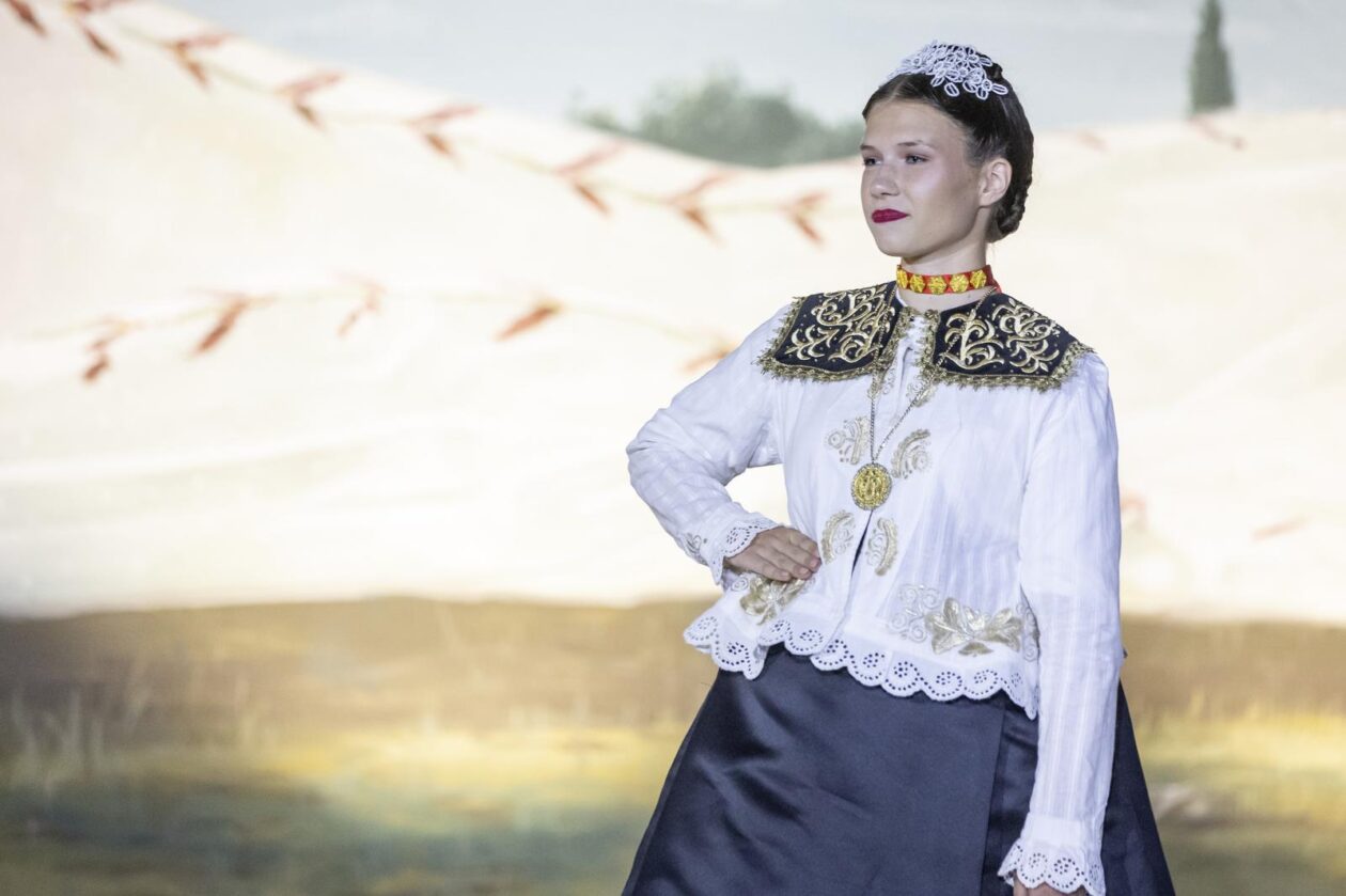 Vinkovci: Etno frizure svijeta na Vinkovačkim jesenima