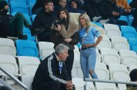 Osijek: Zgodna navijačica privukla pažnju zapadne tribine Opus Arene