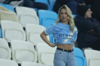 Osijek: Zgodna navijačica privukla pažnju zapadne tribine Opus Arene