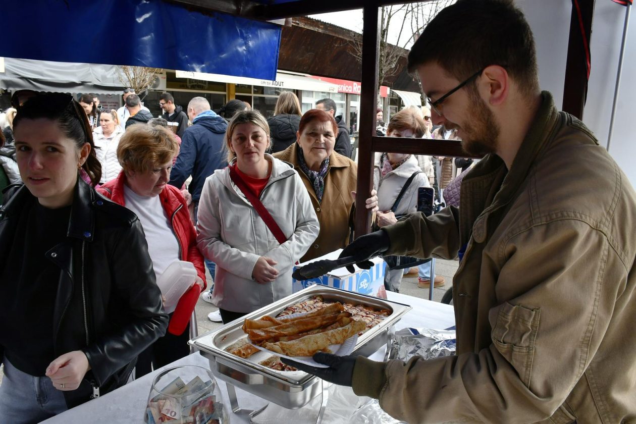 Slavonski Brod: Tradicionalna darovna akcija ‘Dan palačinki’, za pomoć Kristijanu Jandričiću