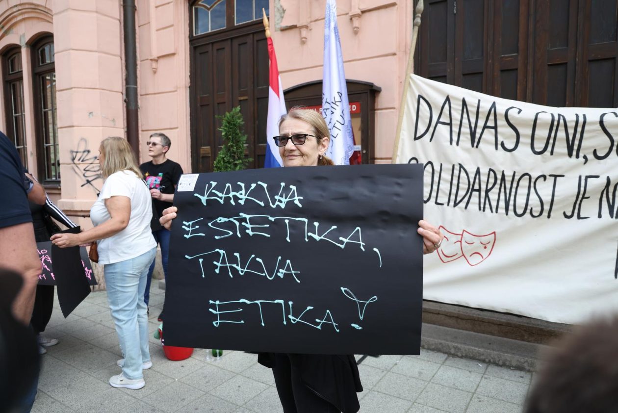 prosvjed djelatnika hnk