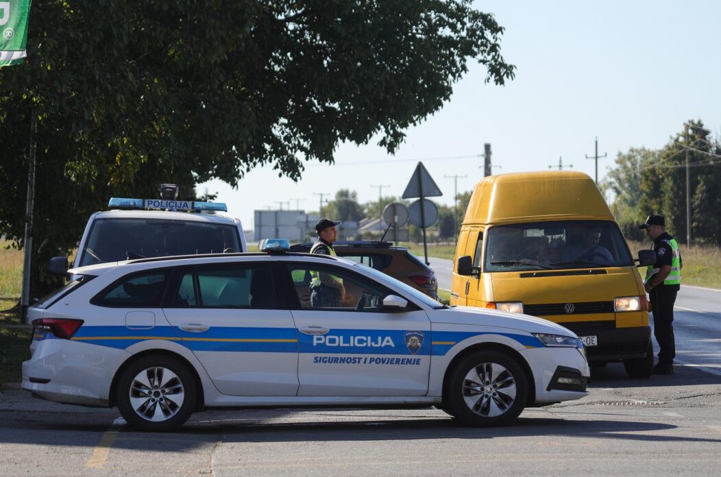 Policijski punkt na ulazu Policijski punkt na ulazu