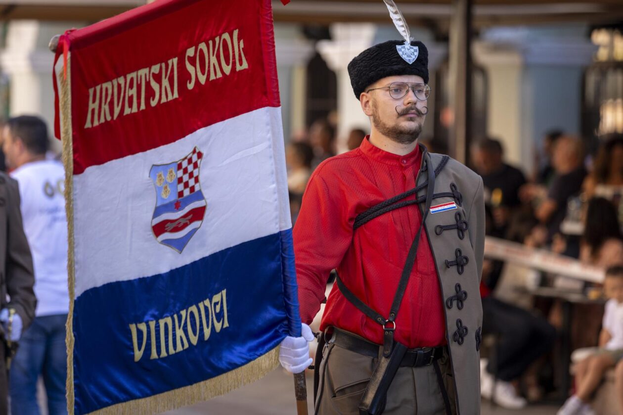 60. Vinkovačke jeseni – svačani mimohod 60. Vinkovačke jeseni – svačani mimohod