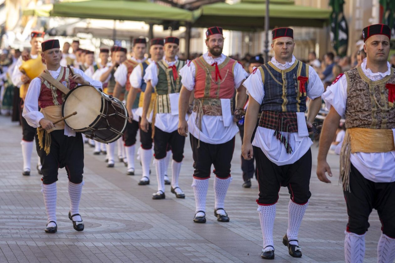 60. Vinkovačke jeseni – svačani mimohod 60. Vinkovačke jeseni – svačani mimohod