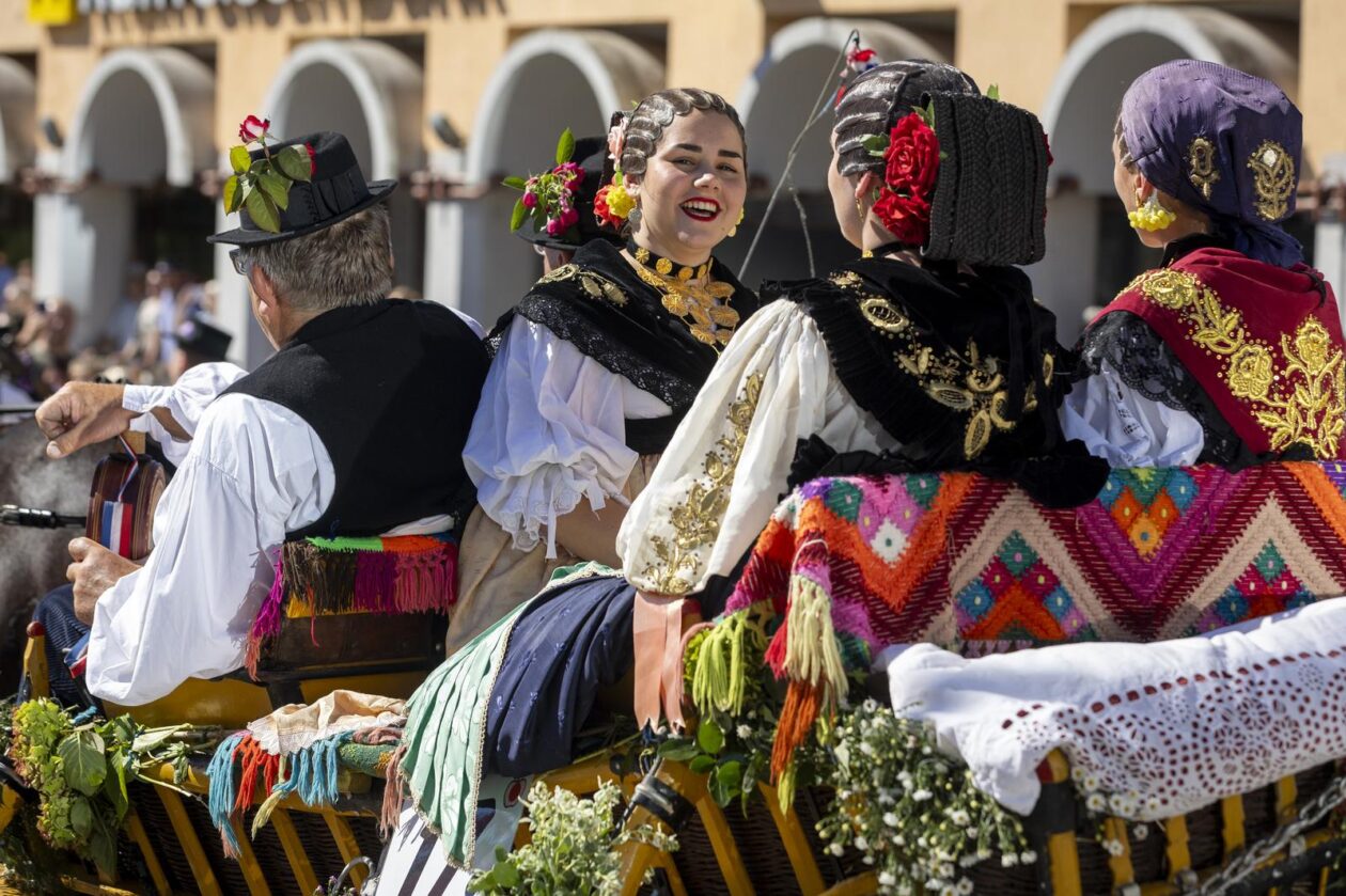 60. Vinkovačke jeseni – svačani mimohod 60. Vinkovačke jeseni – svačani mimohod