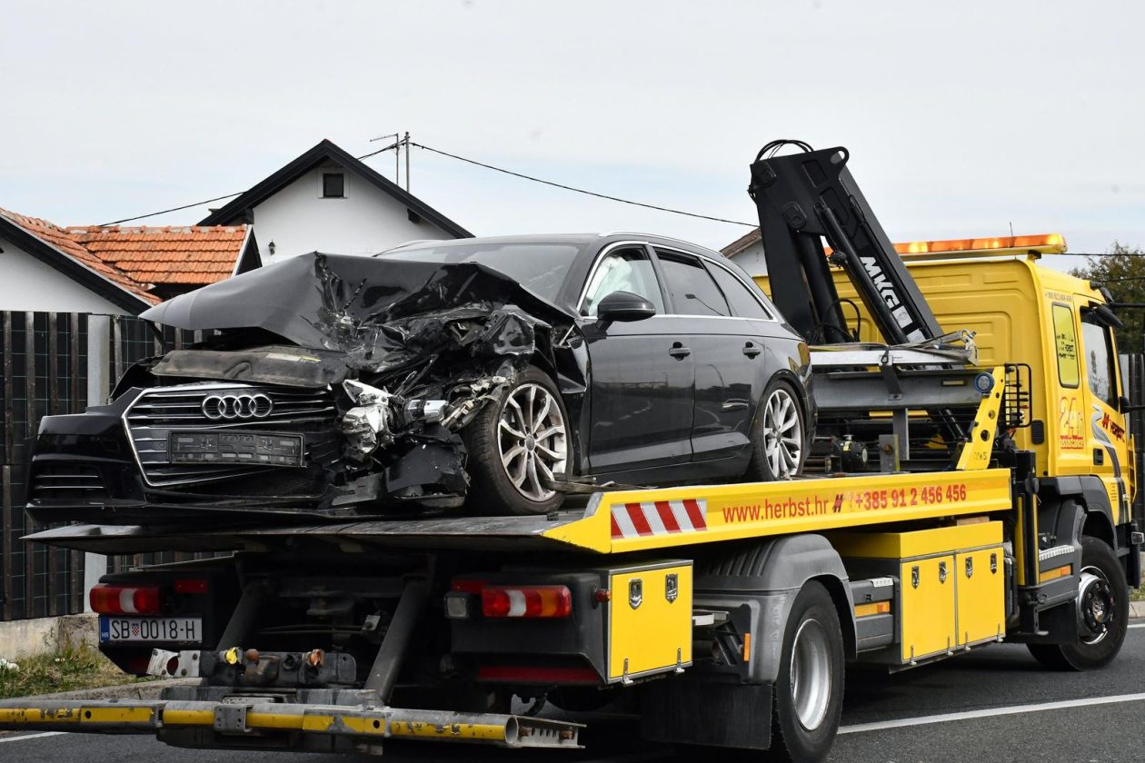 Slavonski Brod: U frontalnom sudaru kod graničnog prijelaza ozlijeđene su četiri osobe