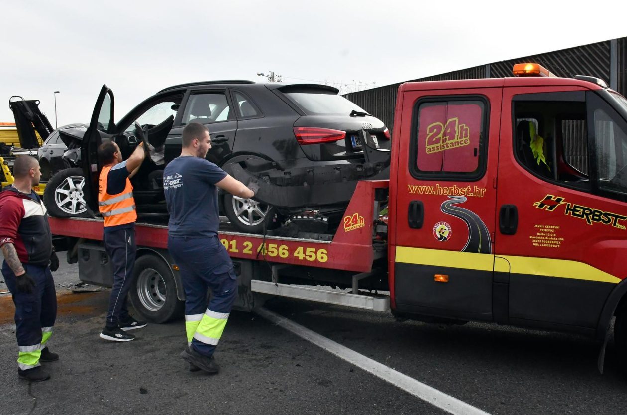 Slavonski Brod: U frontalnom sudaru kod graničnog prijelaza ozlijeđene su četiri osobe