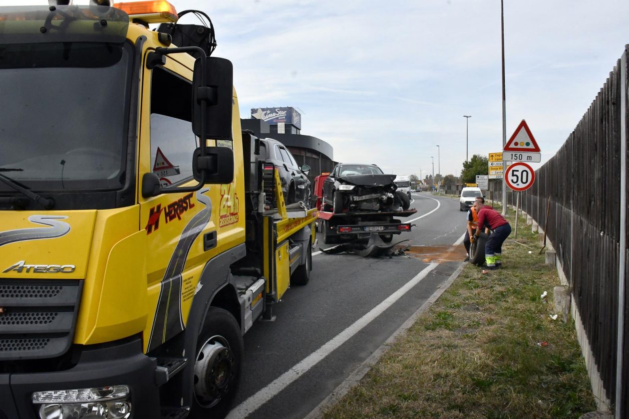 Slavonski Brod: U frontalnom sudaru kod graničnog prijelaza ozlijeđene su četiri osobe