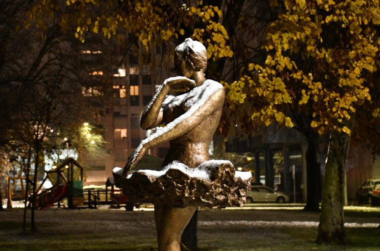 Slavonski Brod: Prvi snijeg zabijelio sredite grada