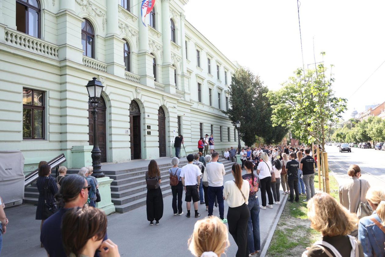 19 minuta šutnje za Luku