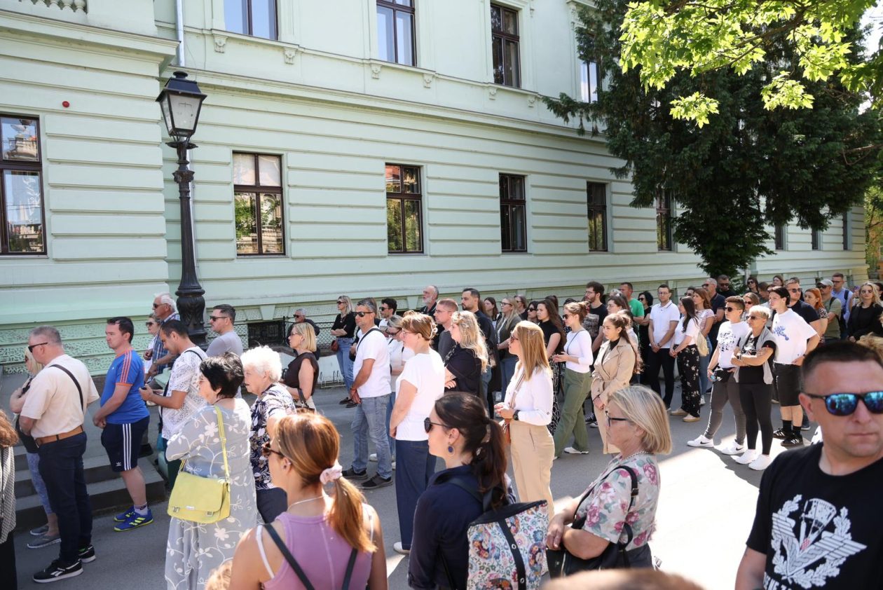 19 minuta šutnje za Luku