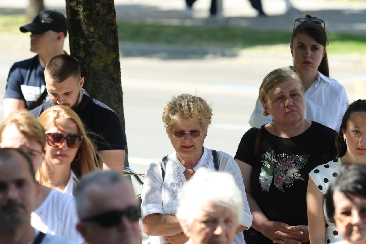19 minuta šutnje za Luku