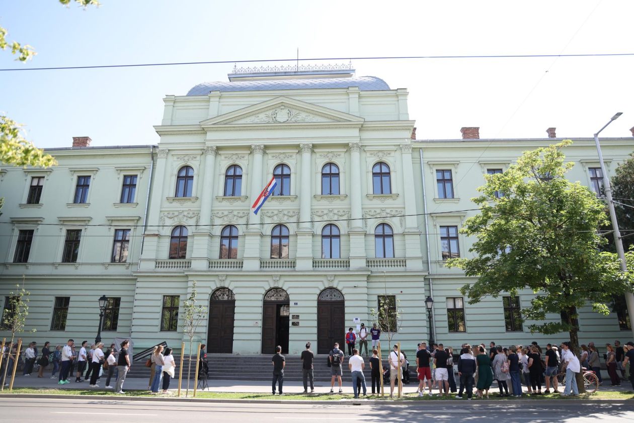 19 minuta šutnje za Luku