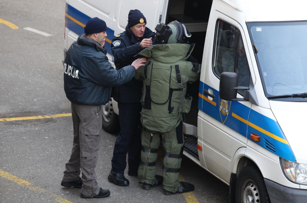 pirotehničar policija pirotehničar policija