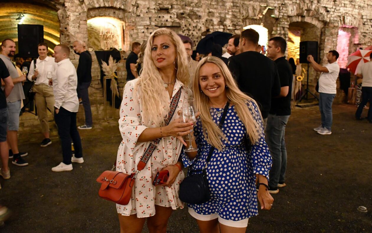 Slavonski Brod: Završna večer Festivala vina, umjetnosti i glazbe Vino u Tvrđavi Brod