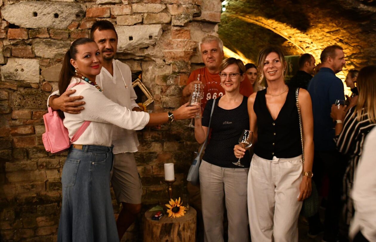 Slavonski Brod: Završna večer Festivala vina, umjetnosti i glazbe Vino u Tvrđavi Brod