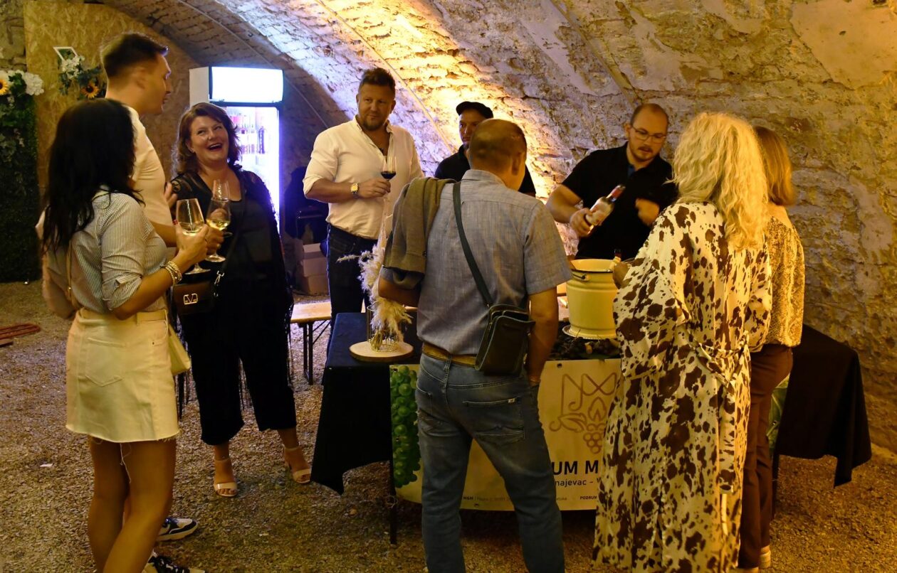 Slavonski Brod: Završna večer Festivala vina, umjetnosti i glazbe Vino u Tvrđavi Brod