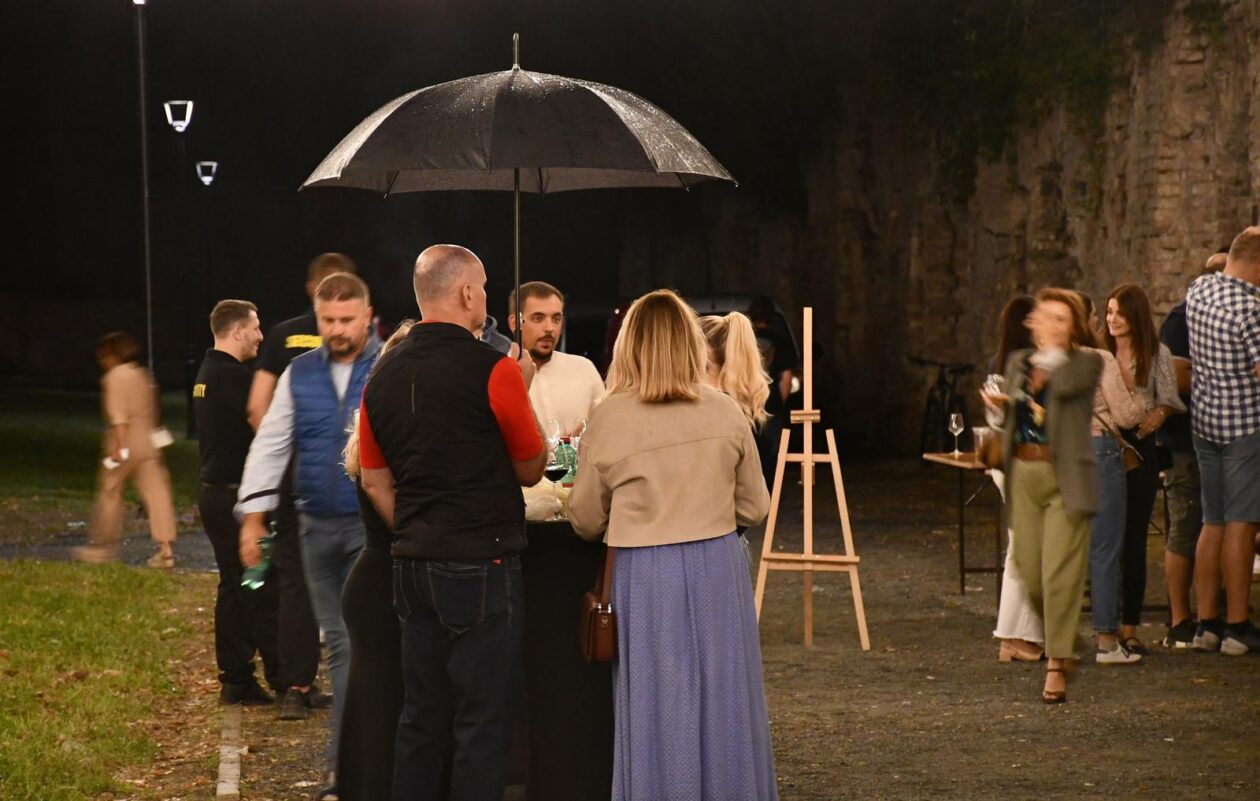Slavonski Brod: Završna večer Festivala vina, umjetnosti i glazbe Vino u Tvrđavi Brod