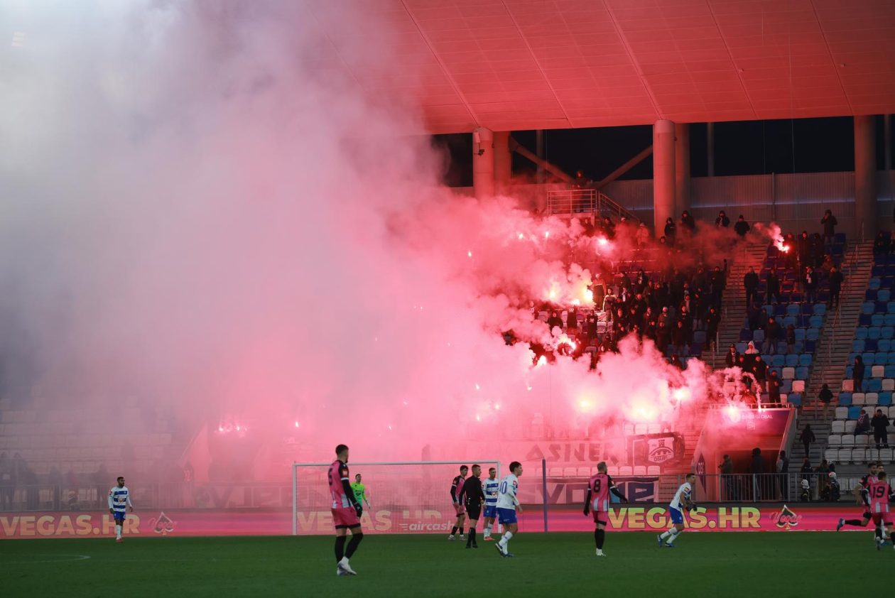 Osijek: NK Osijek i NK Lokomotiva sastali se u 14. kolu Prve HNL Osijek: NK Osijek i NK Lokomotiva sastali se u 14. kolu Prve HNL