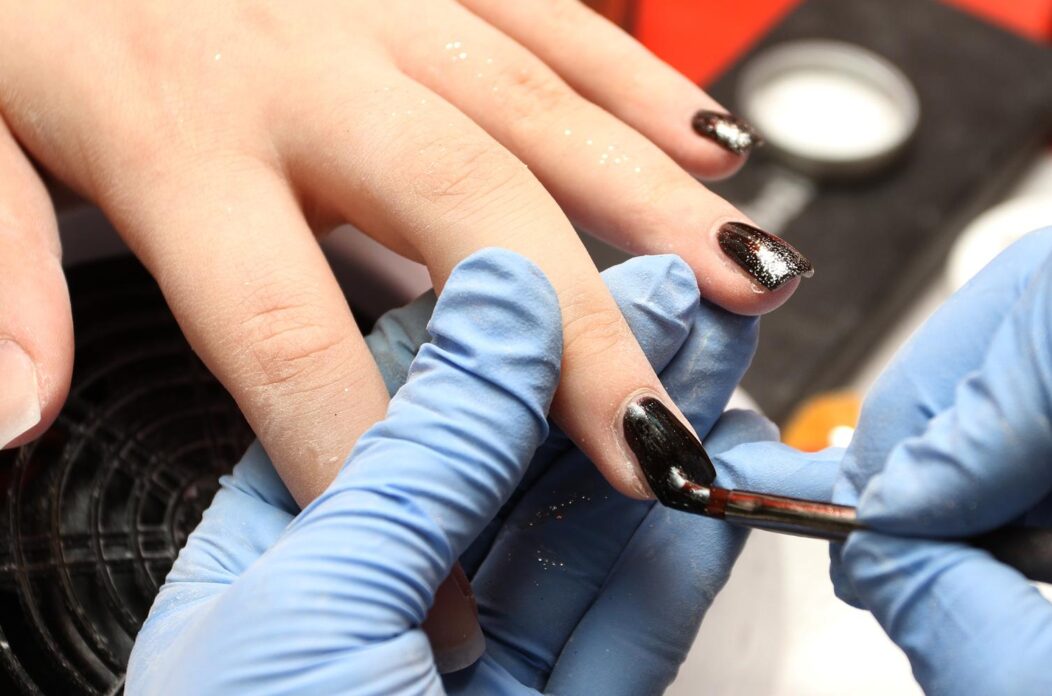 Manikura lak za nokte