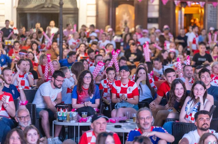 Osijek: Gledanje utakmice Hrvatska-Italija