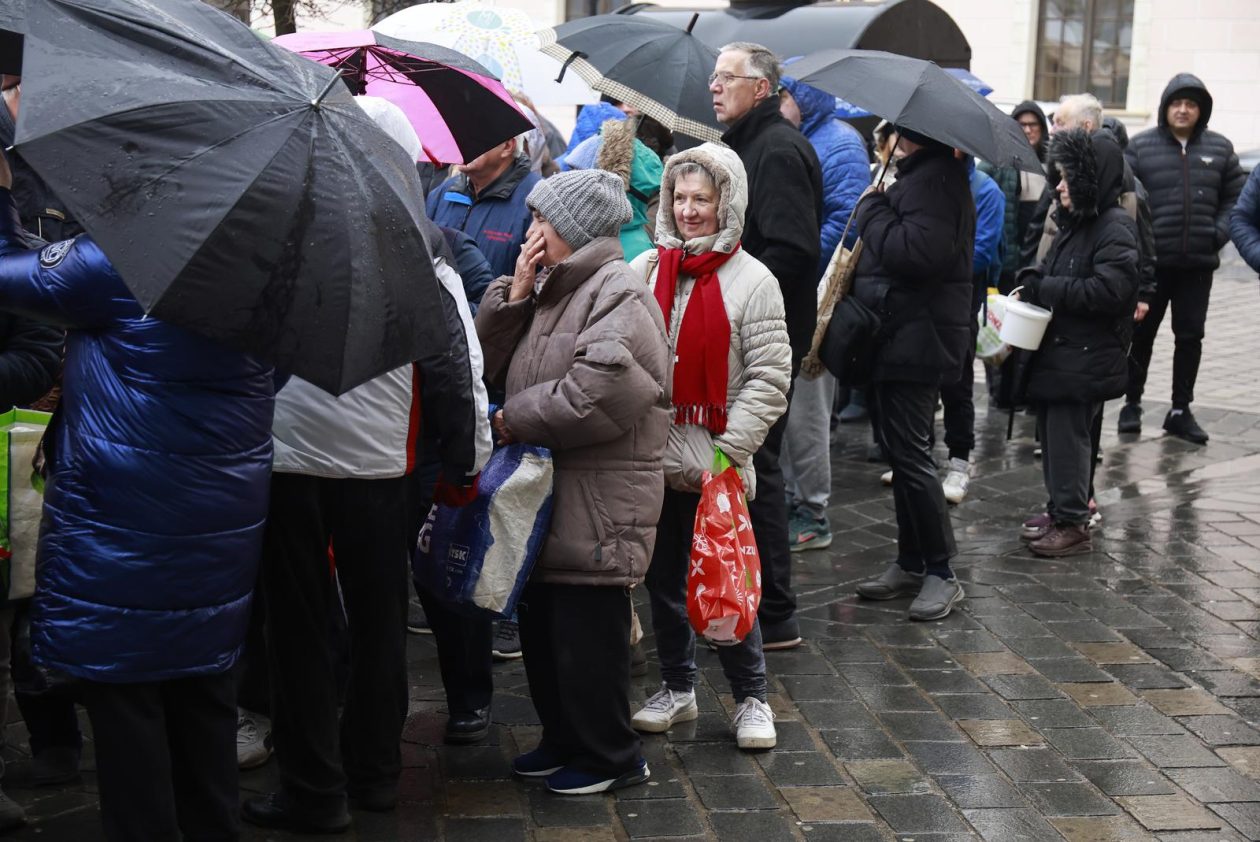 Podjela fiša na Badnjak 2025. Podjela fiša na Badnjak 2025.