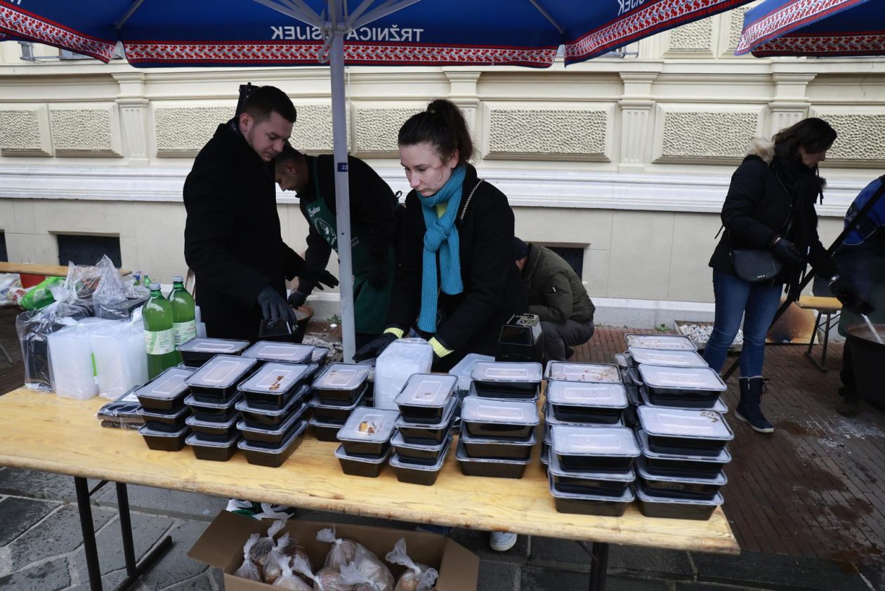 Podjela fiša na Badnjak 2025. Podjela fiša na Badnjak 2025.