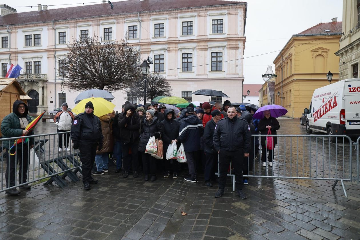 Podjela fiša na Badnjak 2025. Podjela fiša na Badnjak 2025.