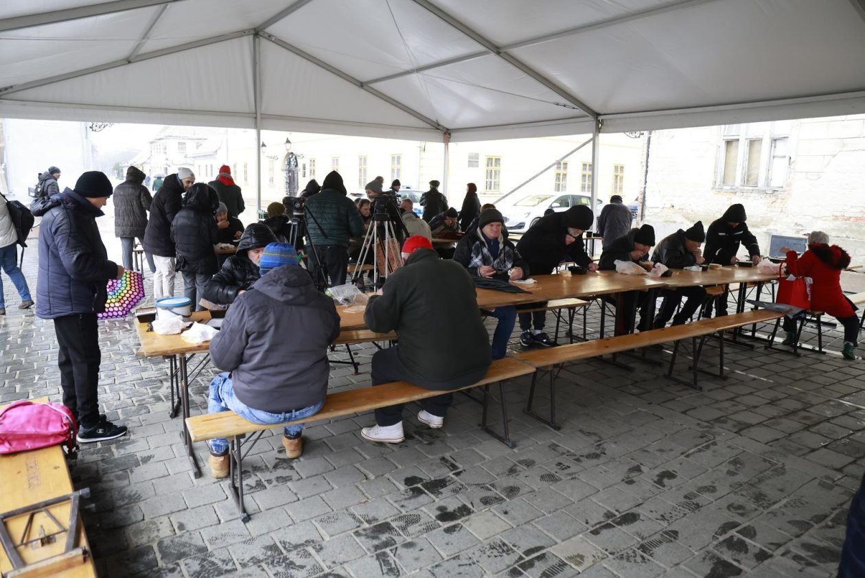 Podjela fiša na Badnjak 2025. Podjela fiša na Badnjak 2025.