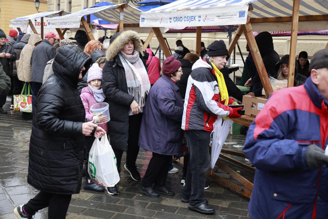 Podjela fiša na Badnjak 2025. Podjela fiša na Badnjak 2025.