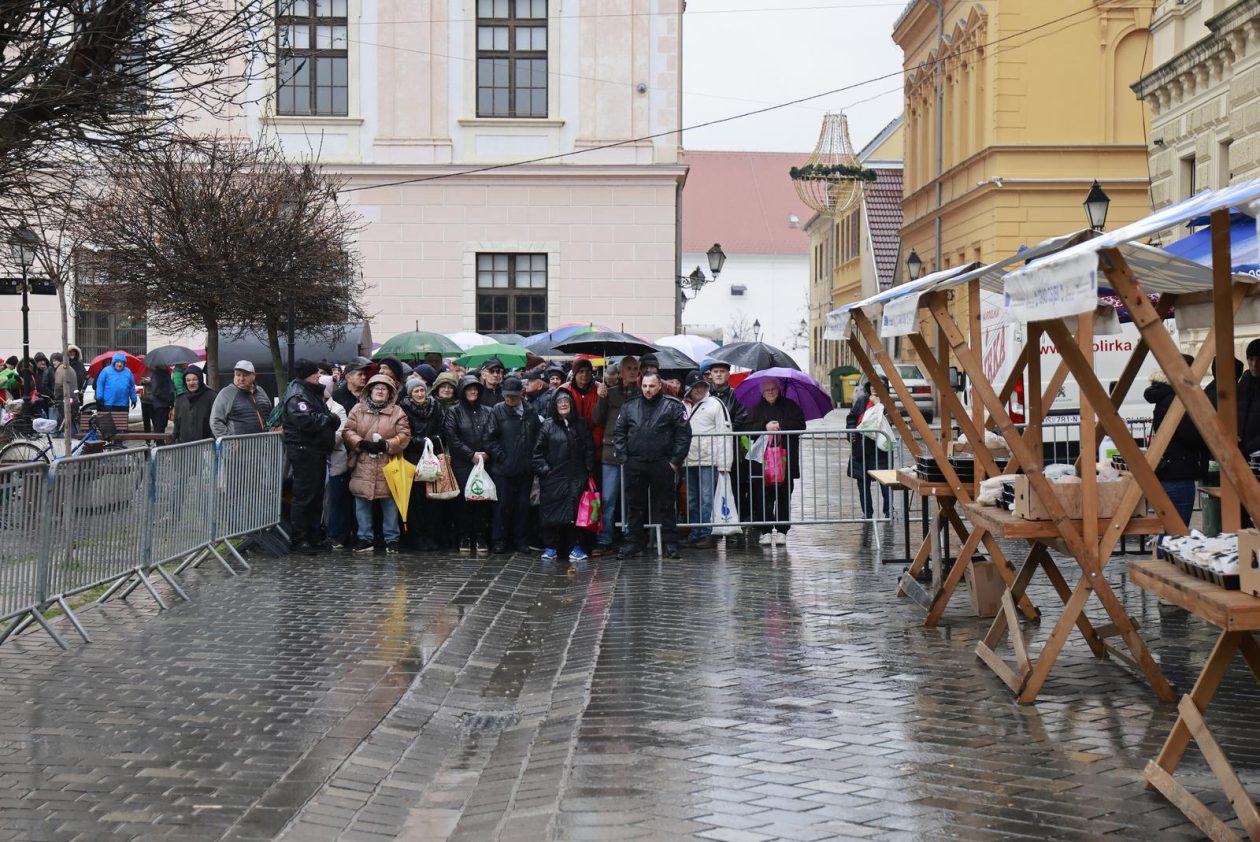 Podjela fiša na Badnjak 2025. Podjela fiša na Badnjak 2025.