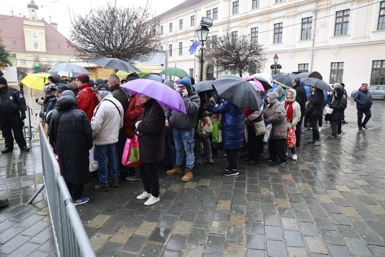 Podjela fiša na Badnjak 2025. Podjela fiša na Badnjak 2025.