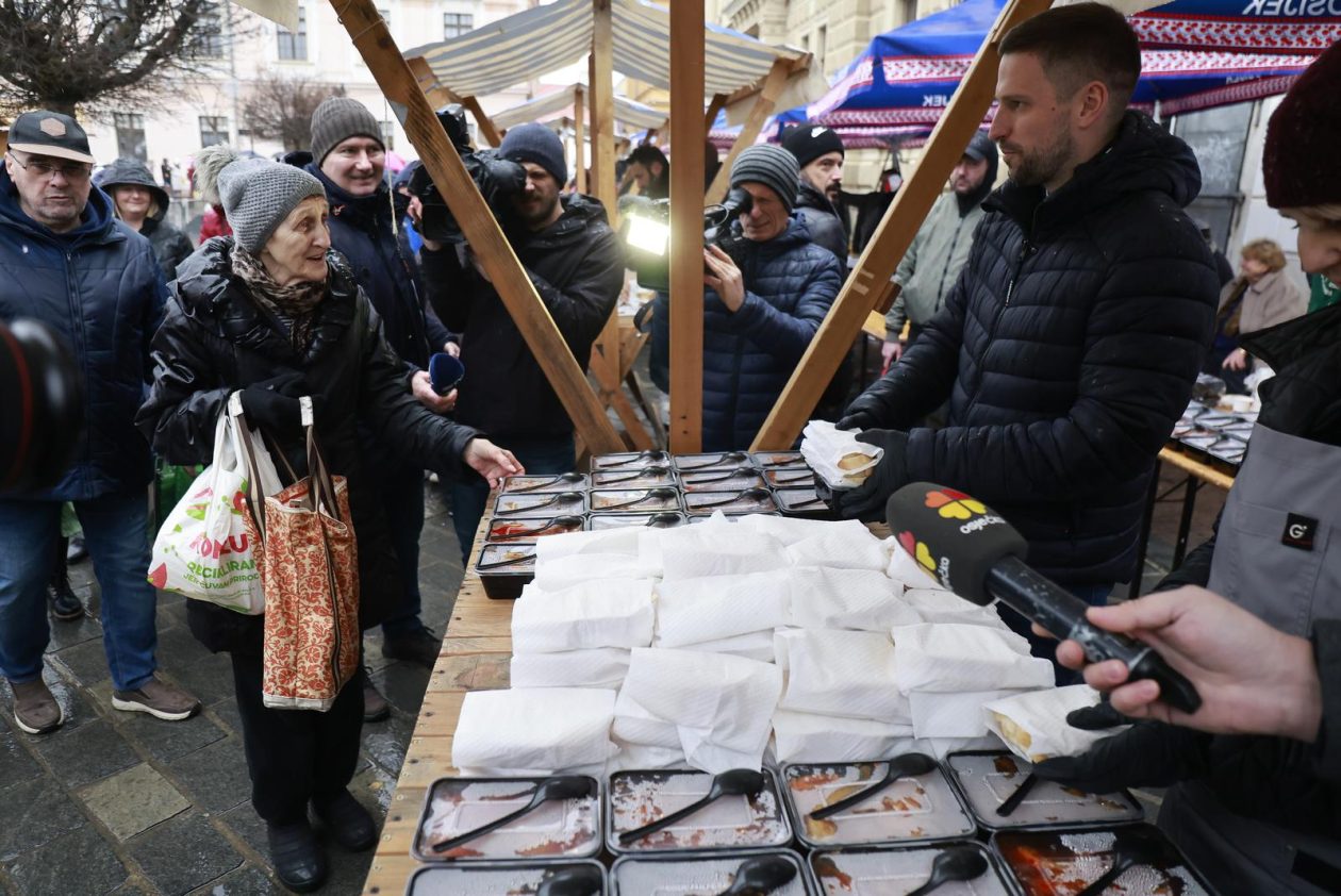 Podjela fiša na Badnjak 2025. Podjela fiša na Badnjak 2025.