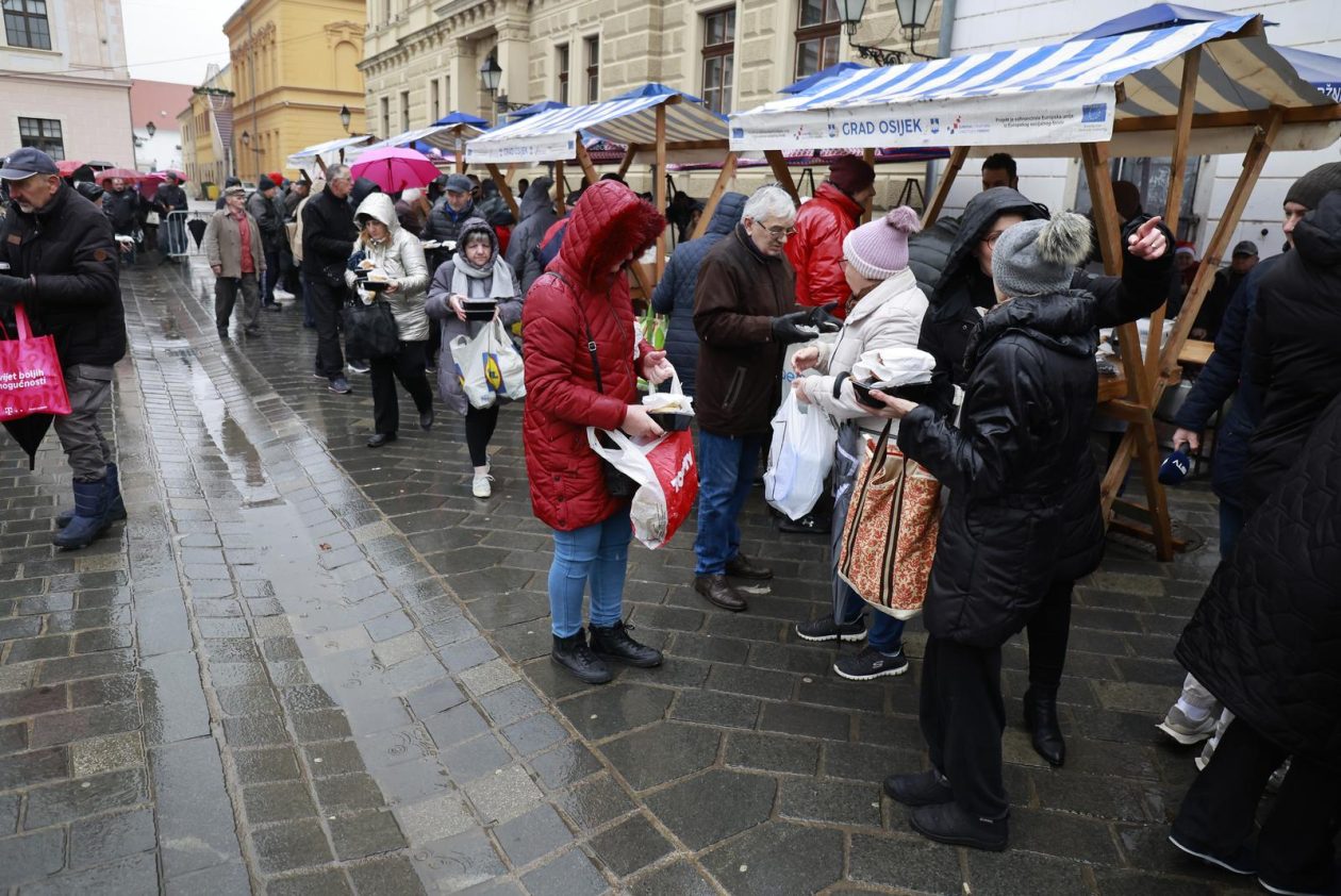 Podjela fiša na Badnjak 2025. Podjela fiša na Badnjak 2025.