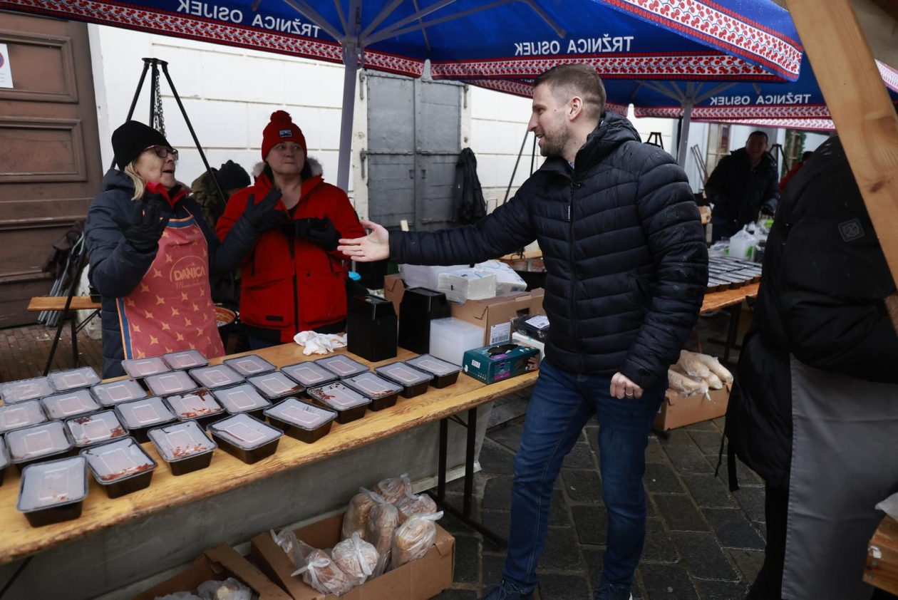 Podjela fiša na Badnjak 2025. Podjela fiša na Badnjak 2025.