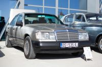 Osijek: Izložba oldtimer vozila ispred Gospodarskog centra Osijek: Izložba oldtimer vozila ispred Gospodarskog centra