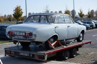 Osijek: Izložba oldtimer vozila ispred Gospodarskog centra Osijek: Izložba oldtimer vozila ispred Gospodarskog centra