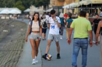 Legice i lege u šetnji u suton