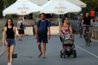 Legice i lege u šetnji u suton