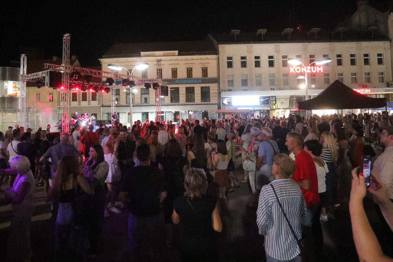 Osijek: Koncert-Dine Petrića i Jure Brkljače pod nazivom Moj galebe