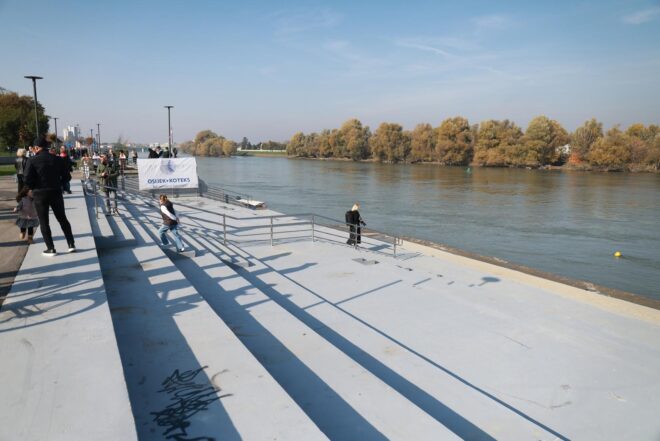 Osijek: Otvorenje nove dionice promenade kojom se spajaju Donji i Gornji grad šetnicom uz rijeku Dravu