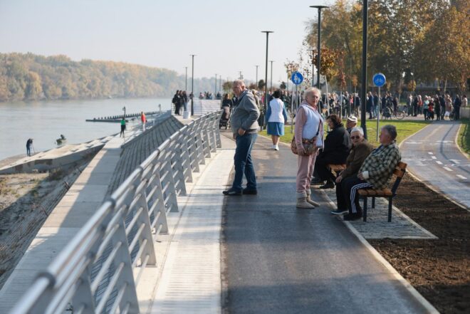 Osijek: Otvorenje nove dionice promenade kojom se spajaju Donji i Gornji grad šetnicom uz rijeku Dravu