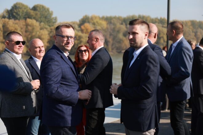Osijek: Otvorenje nove dionice promenade kojom se spajaju Donji i Gornji grad šetnicom uz rijeku Dravu