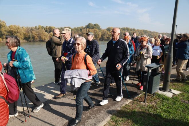 Osijek: Otvorenje nove dionice promenade kojom se spajaju Donji i Gornji grad šetnicom uz rijeku Dravu