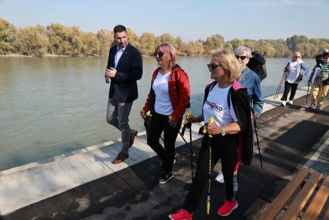 Osijek: Otvorenje nove dionice promenade kojom se spajaju Donji i Gornji grad šetnicom uz rijeku Dravu