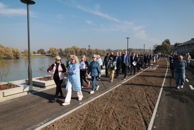 Osijek: Otvorenje nove dionice promenade kojom se spajaju Donji i Gornji grad šetnicom uz rijeku Dravu