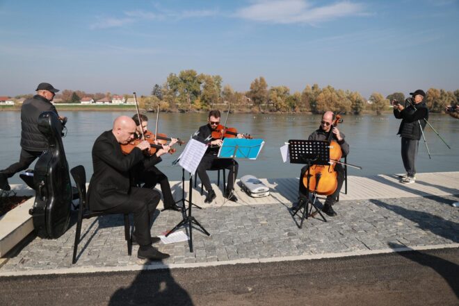 Osijek: Otvorenje nove dionice promenade kojom se spajaju Donji i Gornji grad šetnicom uz rijeku Dravu
