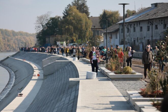 Osijek: Otvorenje nove dionice promenade kojom se spajaju Donji i Gornji grad šetnicom uz rijeku Dravu